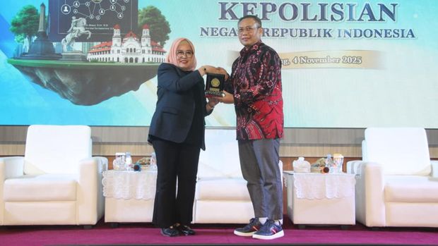 Bedah buku Manajemen Talenta Polri di ruang seminar Fiat Justitia, Gedung Samiaji, Undip, Semarang, Selasa (4/11/2025).