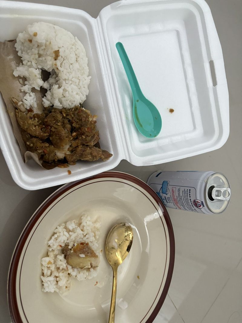 Disebut Makanan Radikal, Ayam Geprek Kuah Susu Bikin Penasaran! Ayam Geprek Kuah Susu