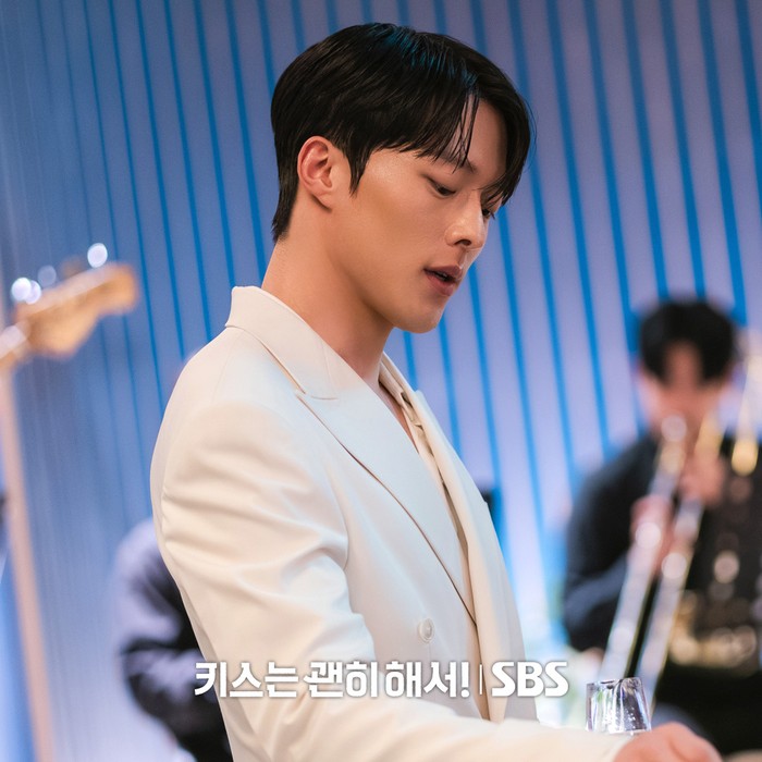 Adegan Jang Ki Yong dalam drama Korea terbaru SBS 2025 Dynamite Kiss.
