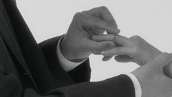 Eunjung T-Ara Anggun di Foto Pernikahan