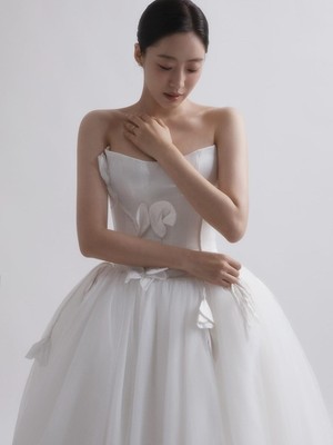 Eunjung T-Ara Anggun di Foto Pernikahan