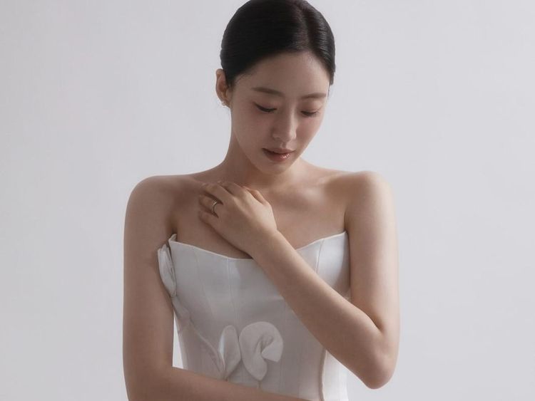 Eunjung T-Ara Anggun di Foto Pernikahan