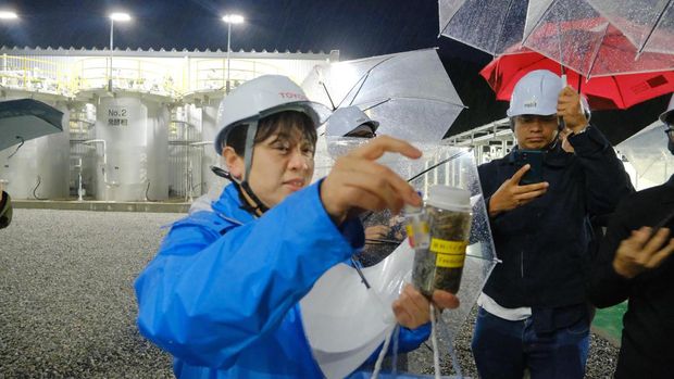 Fasilitas raBit di Fukushima Fasilitas raBit di Fukushima tempat Toyota dan beberapa pabrikan lain mengembangkan penelitian membuat bioetanol dari bahan nonpangan.