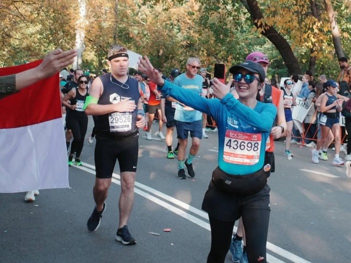 Febby Rastanty taklukkan New York Marathon.