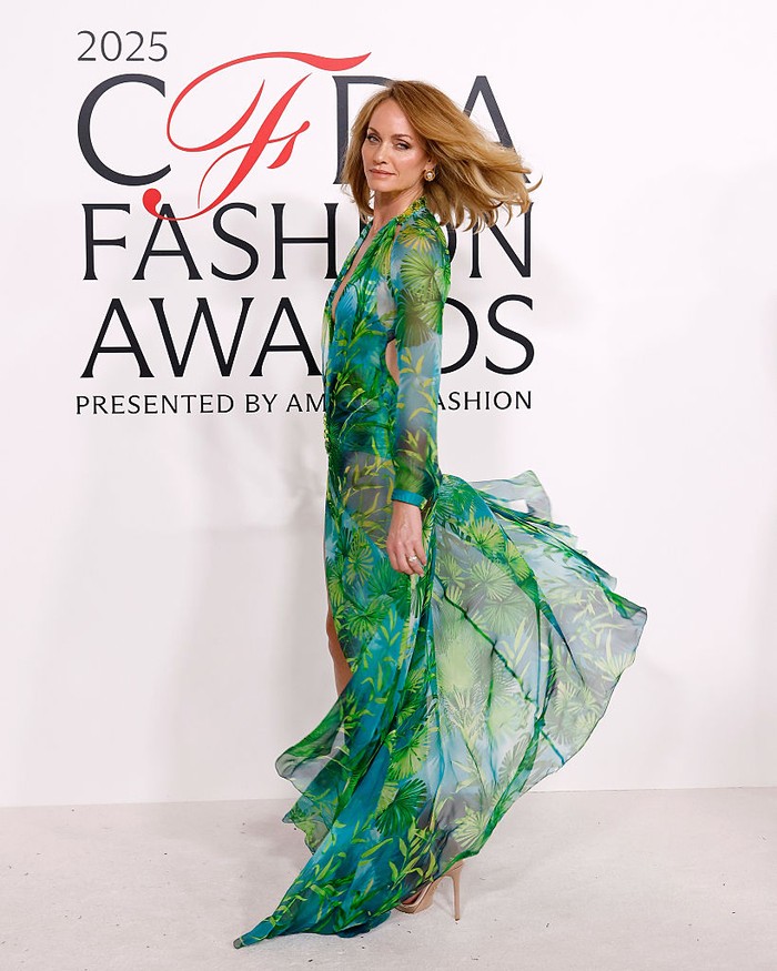 NEW YORK, NEW YORK - NOVEMBER 03: Amber Valletta and Donatella Versace attend the 2025 CFDA Awards at American Museum of Natural History on November 03, 2025 in New York City. (Photo by Taylor Hill/FilmMagic)