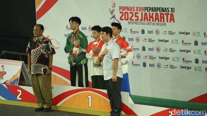 Pertandingan cabang olahraga wushu kategori Chang Quan putra dalam ajang Pekan Olahraga Pelajar Nasional (Popnas) 2025 berlangsung penuh semangat di GOR Universitas Negeri Jakarta (UNJ), Rawamangun, Jakarta Timur, Selasa (4/11/2025).