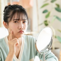 7 Foundation Stick yang Bagus dan Praktis Digunakan Saat Bepergian