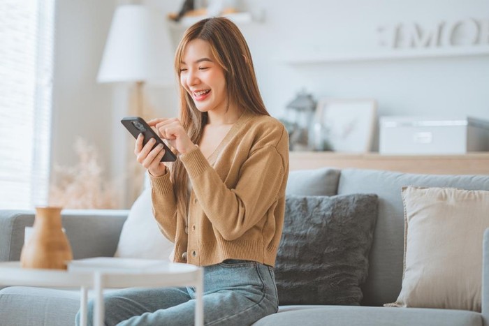 Ilustrasi Pengguna Smartphone