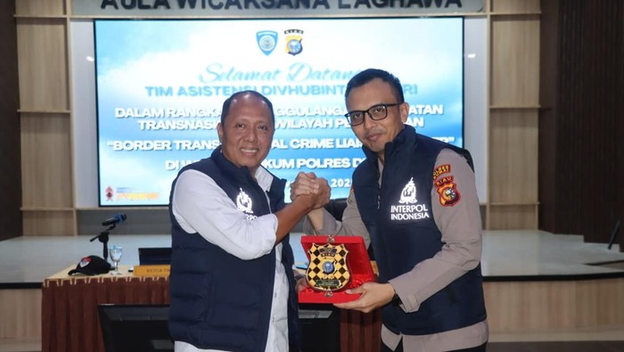 Kapolres Dumai AKBP Angga Febrian Herlambang menerima kunjungan dari tim Divhubinter Polri, Selasa (4/11/2025).