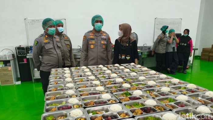 Kapolresta Sidoarjo Kombes Christian meninjau SPPG