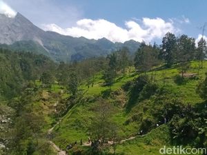 Video: 7 Remaja Nekat Mendaki Merapi Berujung Ditangkap