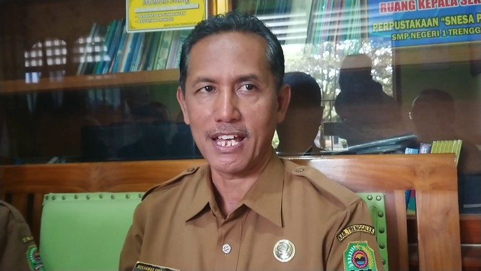 Kepala SMPN 1 Trenggalek Mokhamad Amir Mahmud