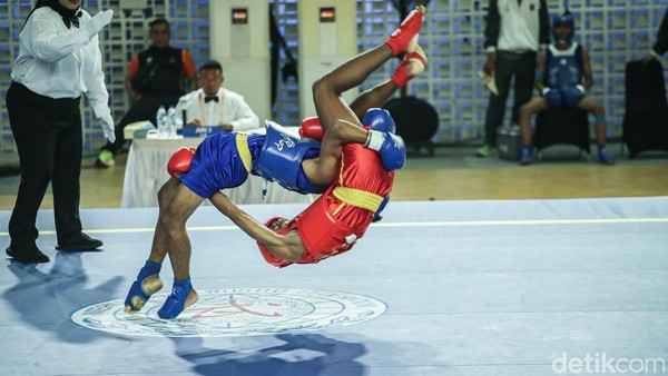 Keras, Atlet Wushu Sanda Unjuk Kemampuan di Popnas 2025