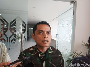 Video Waria Pamer Kemaluan hingga Isu TNI Ambil Alih Kopdes Merah Putih