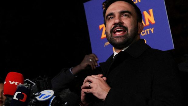 Komunitas Yahudi Kota New York Amerika Serikat menunjukkan dukungan terhadap calon wali kota dari Partai Demokrat sekaligus seorang Muslim, Zohran Mamdani, menjelang pemungutan suara hari ini, Selasa (4/11/2025). (REUTERS/Shannon Stapleton)