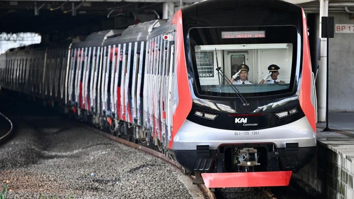 KRL Jabodetabek. (Foto: Cahyo - Biro Pers Sekretariat Presiden)