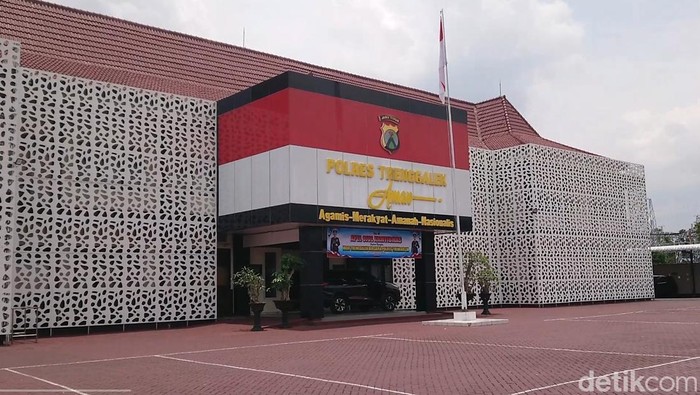 Tersangka Penganiayaan Guru SMPN 1 Trenggalek Ternyata Suami Anggota DPRD