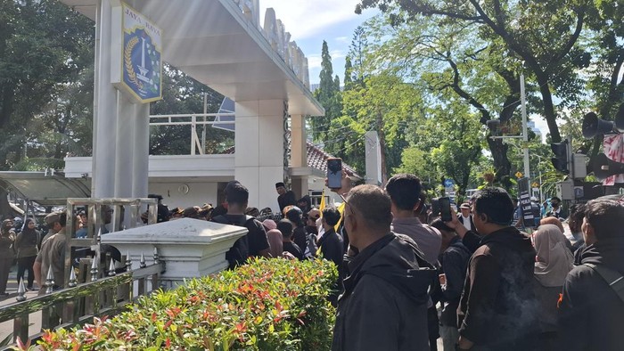 Massa demo di Balai Kota Jakarta (Belia/detikcom)