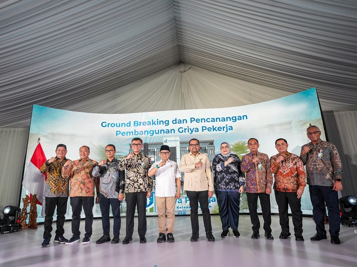 Menteri Koordinator Pemberdayaan Masyarakat (Menko PM) A. Muhaimin Iskandar resmi mencanangkan Program 10.000 Hunian Pekerja dengan melakukan _groundbreaking_ pembangunan Griya Pekerja Pasar Minggu, Jakarta pada Selasa (4/11/2025).