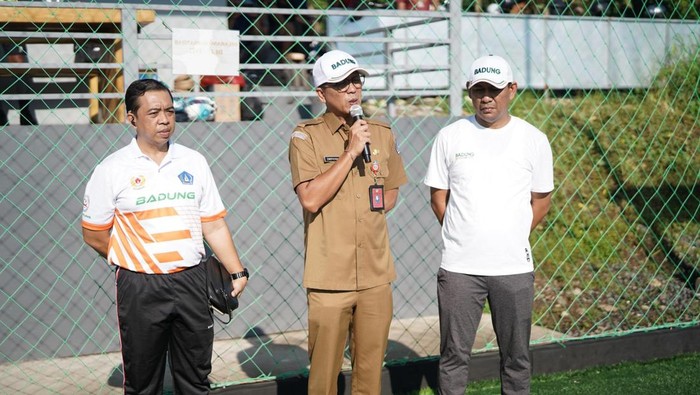 Ketua Bapor KORPRI, I Gusti Made Dwipayana (tengah) bersama Plt Sekwan I Gde Surya Kurniawan. (Kominfo Badung)