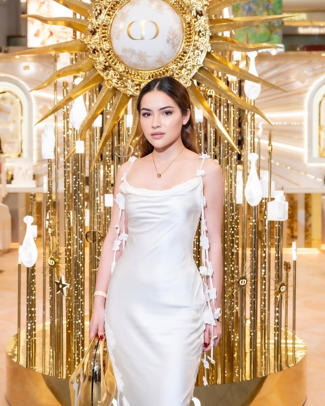 Sejak debut di dunia akting pada 2013, Nicole sudah membintangi sedikitnya 12 judul sinetron dan tiga film. Dia juga bermain dalam lima judul FTV dan tiga serial drama, termasuk ‘Ipar Adalah Maut The Series’. Foto: Instagram/@nicoleparham_