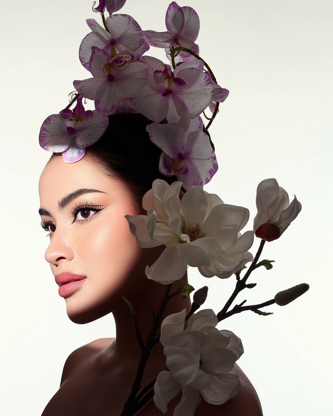 Wanita 21 tahun ini merupakan artis blasteran berdarah Jerman-Australia-Indonesia. Ia diketahui sudah meniti karier di industri hiburan sejak usia 8 tahun. Foto: Instagram/@nicoleparham_