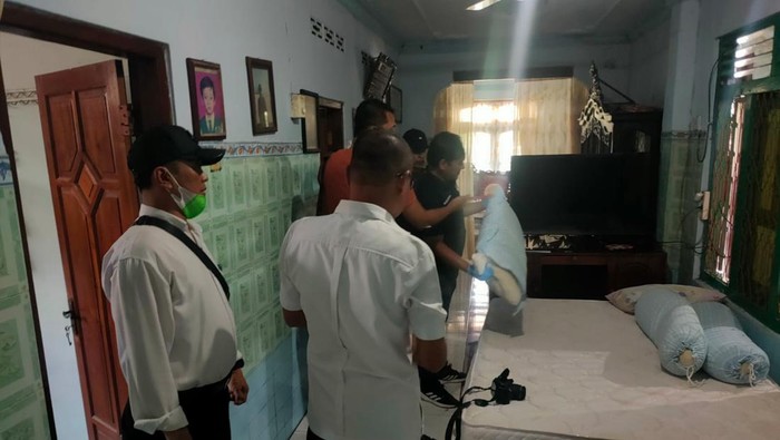 Olah TKP rumah lansia yang dirampok lalu dibunuh