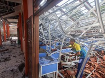 Penampakan Sekolah Ambruk Diterjang Angin Kencang, Puluhan Siswa Terluka