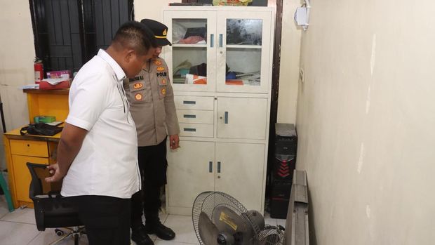 Polisi menyelidiki penembakan di kantor ekspedisi di kawasan Citra Raya, Kecamatan Panongan, Kabupaten Tangerang, Banten. Tim gabungan memburu pelaku. (dok Istimewa)