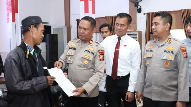 Polres Inhil menangkap 2 remaja sindikat curanmor dan menyita 6 unit motor hasil curian.