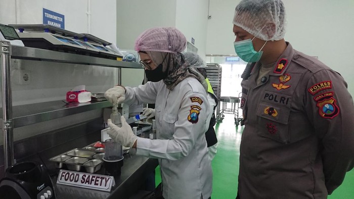 Satuan Pelayanan Pemenuhan Gizi (SPPG) Polres Tulungagung resmi mendapatkan Sertifikat Laik Higiene Sanitasi (SLHS)