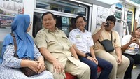 Prabowo Naik KRL dari Manggarai untuk Resmikan Stasiun Tanah Abang