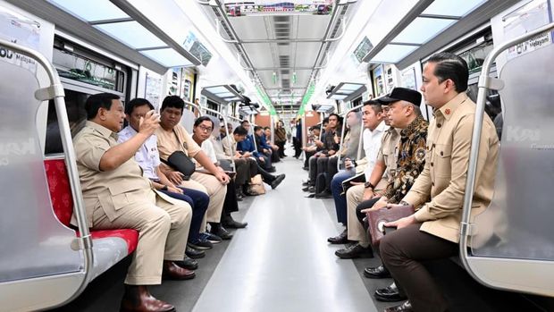  Cahyo - Biro Pers Sekretariat Presiden)