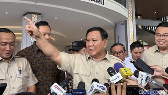 Resmikan Stasiun Tanah Abang, Prabowo: Banyak WNA Kaget Lihat Kereta di RI
