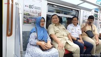 Prabowo Naik Kereta Baru Buatan China dari Stasiun Manggarai ke Tanah Abang