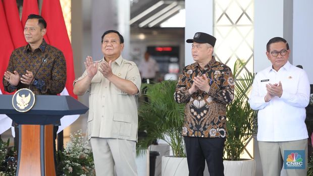Presiden Prabowo Subianto saat menghadiri peresmian Stasiun Tanah Abang Baru di Jakarta, Selasa (4/11/2025). (CNBC Indonesia/Faisal Rahman)