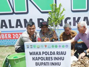 Cegah Abrasi Sungai Indragiri, Polisi di Inhu Gandeng 3 Kampus Tanam Pohon
