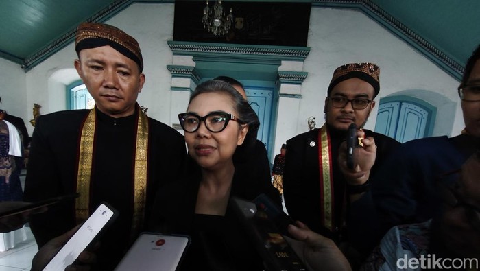 Putri Paku Buwono (PB) XIII, GKR Timoer Rumbai, saat ditemui di Keraton Kasunanan Surakarta, Selasa (4/11/2025)