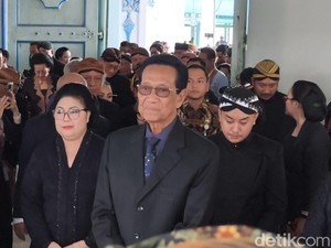 Sultan HB X Ucapkan Duka Raja Solo PB XIII Wafat, Harap Regenerasi Lancar