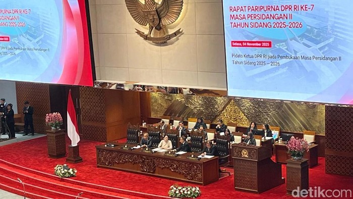 DPR RI menggelar rapat paripurna ke-7 masa persidangan II tahun sidang 2025-2026, Selasa (4/11/2025).