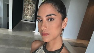 Dia disebut punya project berjudul FUTURE HOUSE bareng kontributor bernama HDW yang disebut-sebut sebagai Hamish Daud. Foto: Instagram Sabrina Alatas