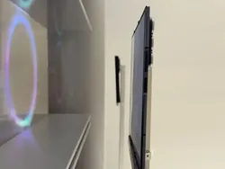 Begini Penampakan Galaxy Z TriFold dari Berbagai Sisi, Tipis Banget!