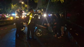 Polisi Patroli Cegah Tawuran-Balap Liar di Bogor, Remaja Nongkrong Dibubarkan