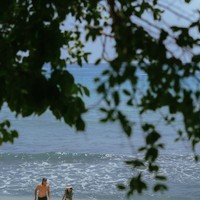 Unggahan tersebut pun banjir komentar netizen. Banyak yang ikut mengucapkan selamat dan mengaku ikut bahagia melihat kebahagiaan Sean dan Hana. Foto: Instagram/@hanamalasan