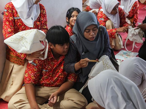 Siswa Semarang Asah Bakat Seni Lewat Pelatihan Membatik Tradisional