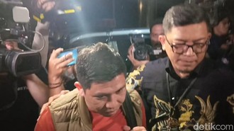 Terjaring OTT, Orang Kepercayaan Gubernur Riau Serahkan Diri ke KPK