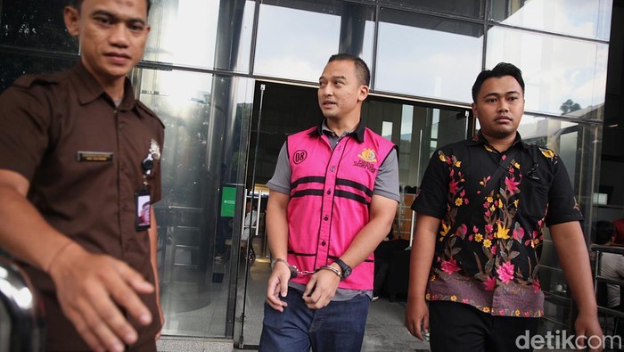 Tersangka kasus dugaan korupsi tata kelola minyak mentah, Gading Ramadhan Joedo, menjalani pemeriksaan penyidik Kejaksaan Agung (Kejagung) di gedung Komisi Pemberantasan Korupsi (KPK), Jakarta, Selasa (4/11/2025).