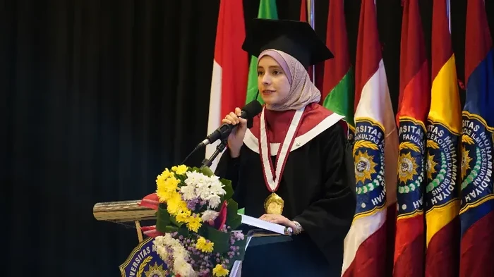 Sondos Jehad Shnewra, mahasiswi Universitas Muhammadiyah (UM) Surabaya asal Palestina
