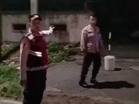 Banjir Terjang Gunung Putri Bogor, Mobil-mobil Sempat Terjebak di Jalan