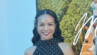 Mau Jadi Apa? Yura Yunita Bawa Pertanyaan Klasik dengan Alunan Keroncong